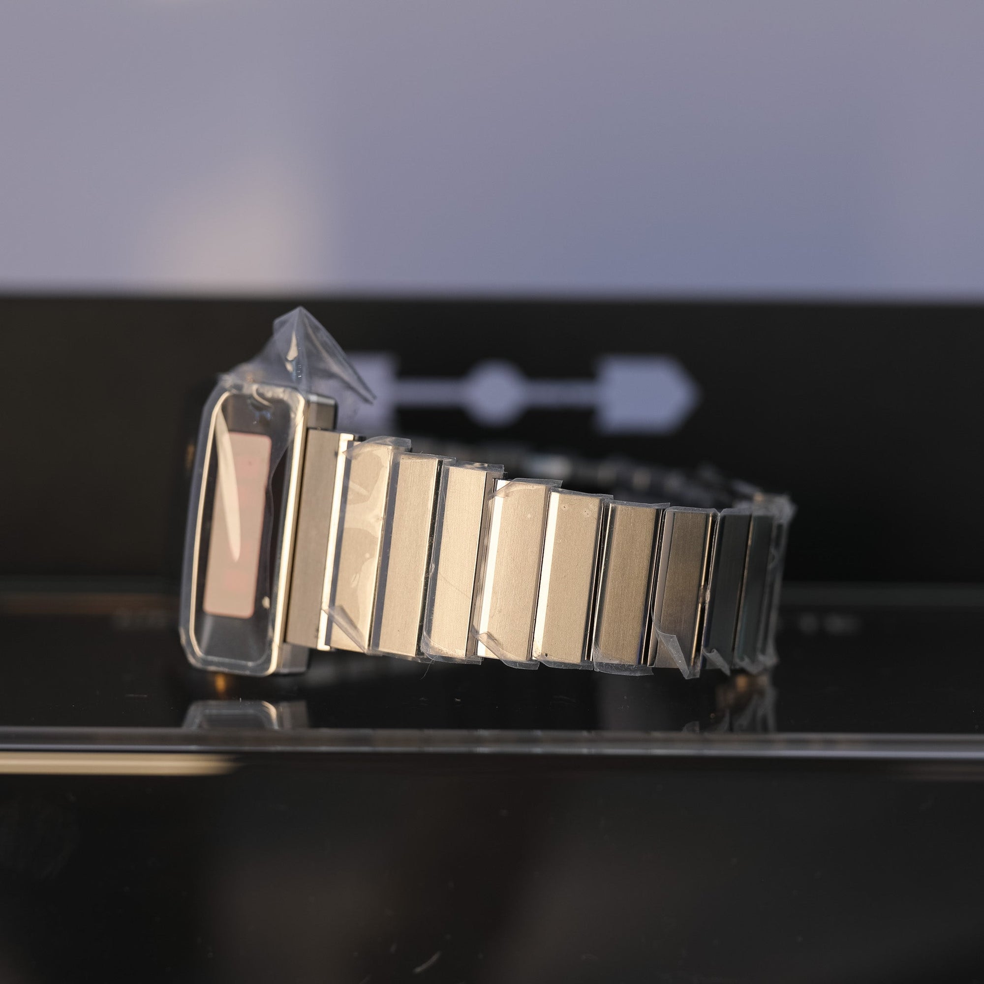 Girard-Perregaux Casquette 2.0 Titanium &amp; Gold 39800-21-3199-6CM - WATCHXNYC