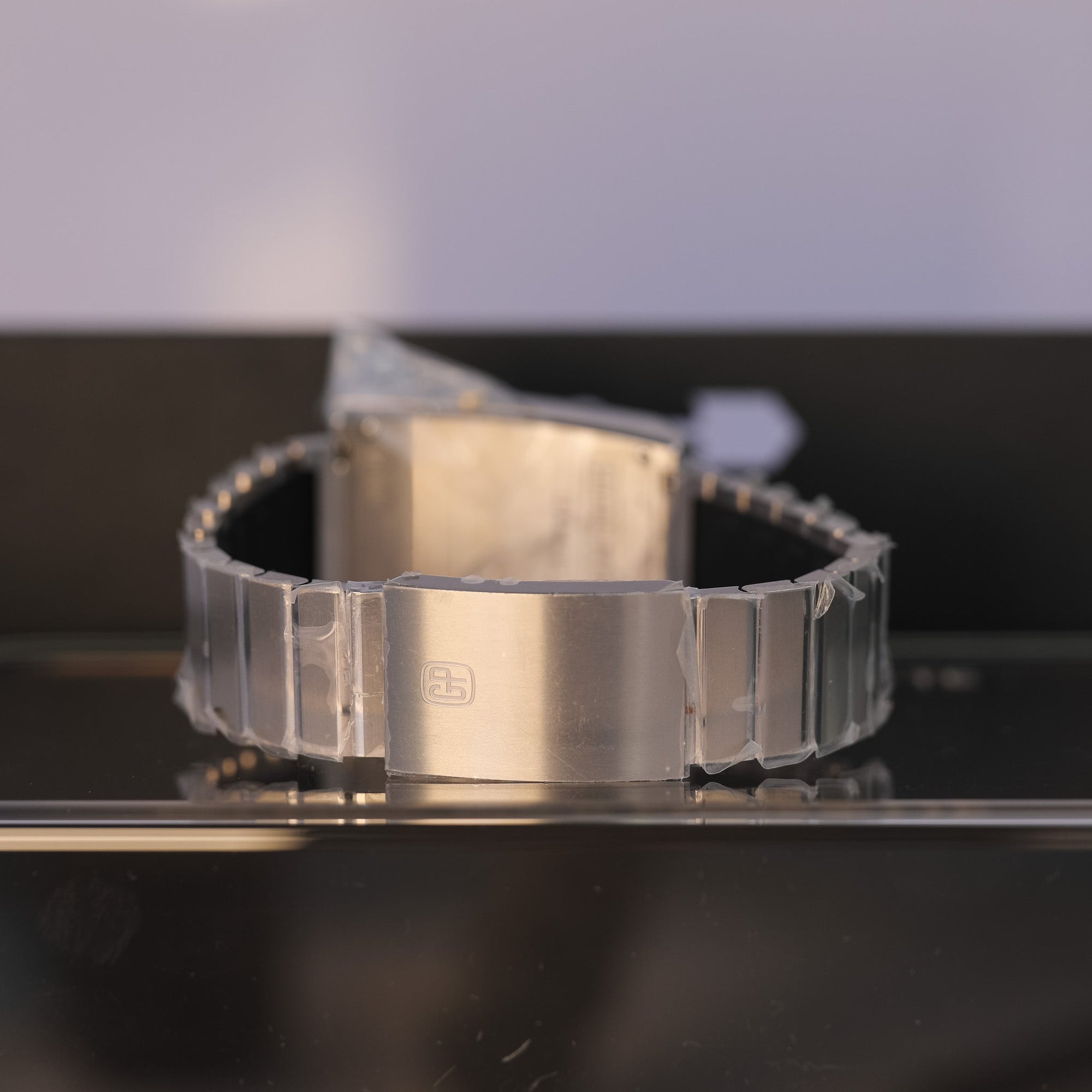 Girard-Perregaux Casquette 2.0 Titanium &amp; Gold 39800-21-3199-6CM - WATCHXNYC