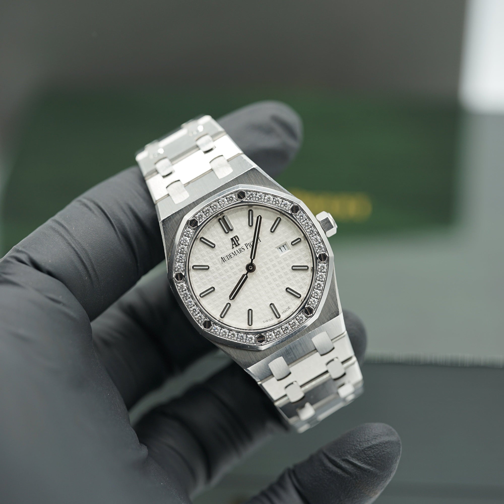 Audemars Piguet Royal Oak Quartz 33 mm Silver Dial with Diamonds Stainless Steel Bracelet 67651ST.ZZ.1261ST.01 - WATCHXNYC