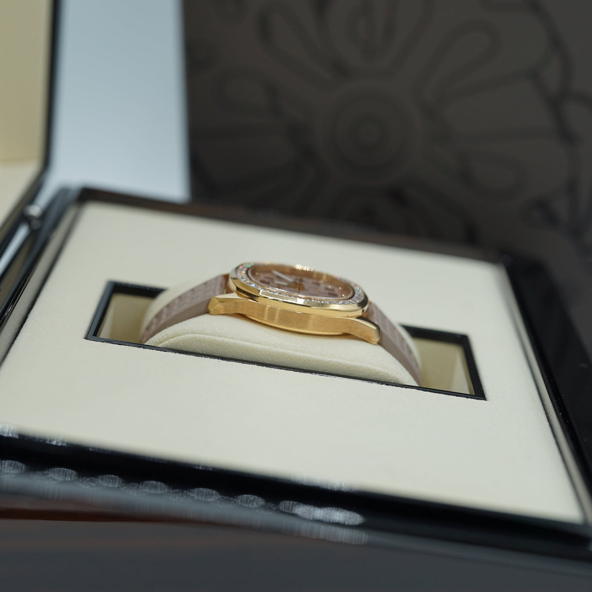 Patek Philippe  Aquanaut 35.6 mm Beige Dial with Diamonds 18K Rose Gold Rubber Strap 5072R-001 - WATCHXNYC