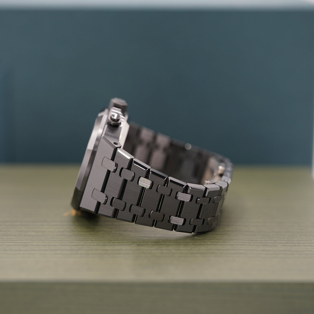Audemars Piguet Royal Oak Selfwinding Chronograph 41 mm Black  Dial Ceramic Bracelet 26240CE.OO.1225CE.02 - WATCHXNYC