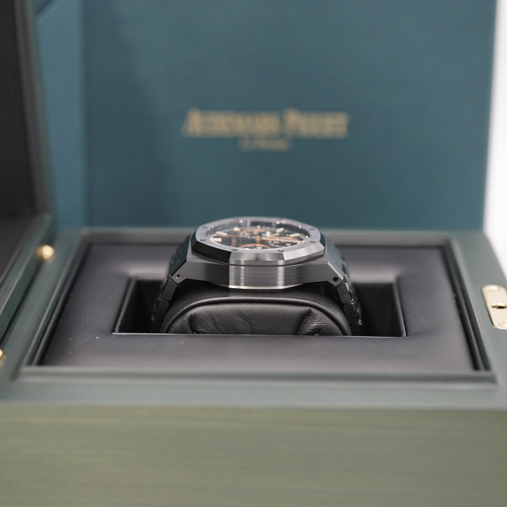 Audemars Piguet Royal Oak Selfwinding Chronograph 41 mm Black  Dial Ceramic Bracelet 26240CE.OO.1225CE.02 - WATCHXNYC