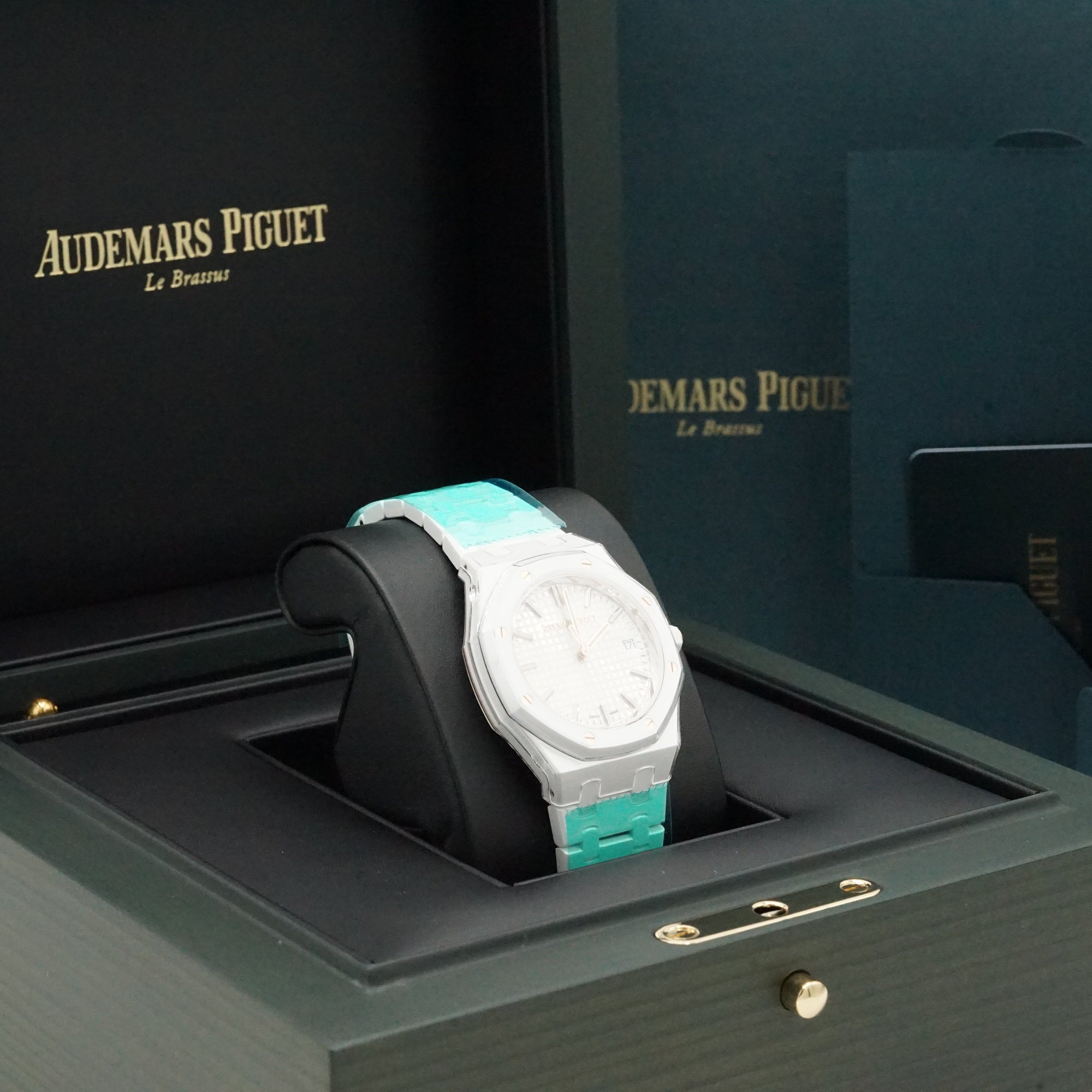 Audemars Piguet Royal Oak Selfwinding 34 mm Silver Dial White Ceramic Bracelet 77350CB.OO.1266CB.01 - WATCHXNYC