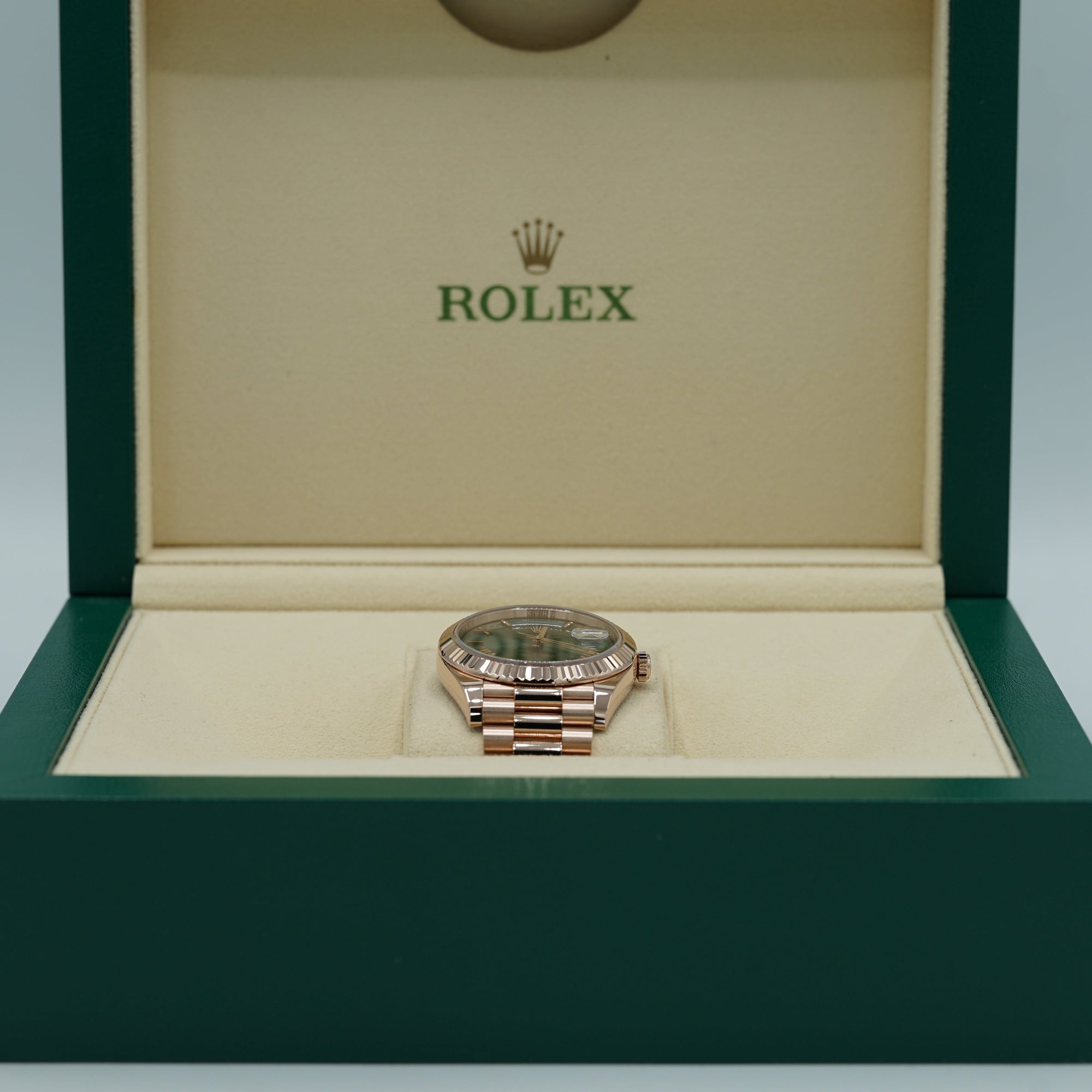 Rolex Oyster 40 mm Olive Green Dial 18 kt Everose Gold President, Semi-Circular Three-Piece Links 228235-0025 - WATCHXNYC