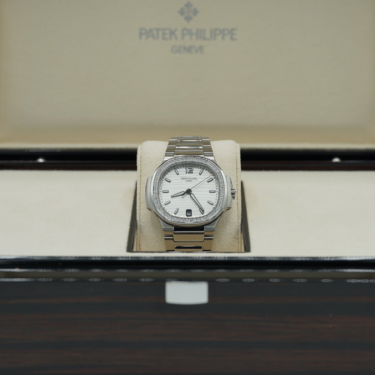 Patek Philippe Nautilus Silver Dial Stainless Steel &amp; Diamond Case/Bracelet 35.2mm 7118-1200A-010 - WATCHXNYC