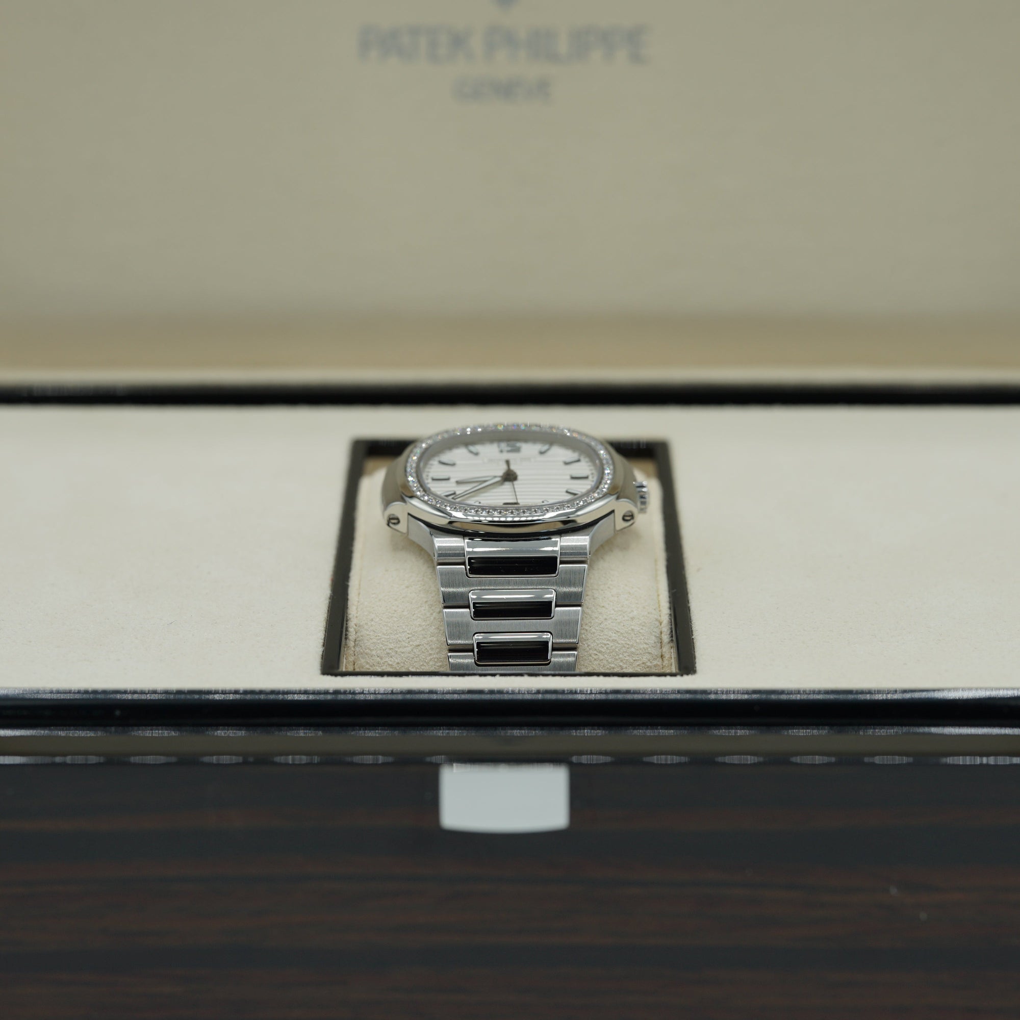 Patek Philippe Nautilus Silver Dial Stainless Steel &amp; Diamond Case/Bracelet 35.2mm 7118-1200A-010 - WATCHXNYC