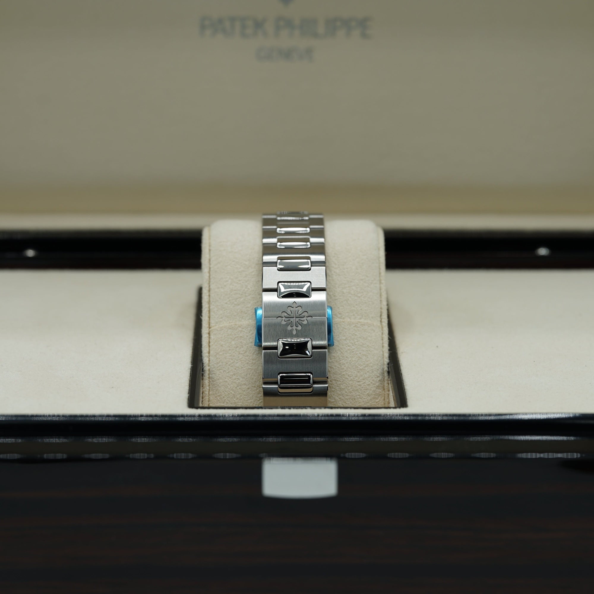 Patek Philippe Nautilus 35.2 mm Gray Dial Stainless Steel Bracelet 7118/1A-011 - WATCHXNYC