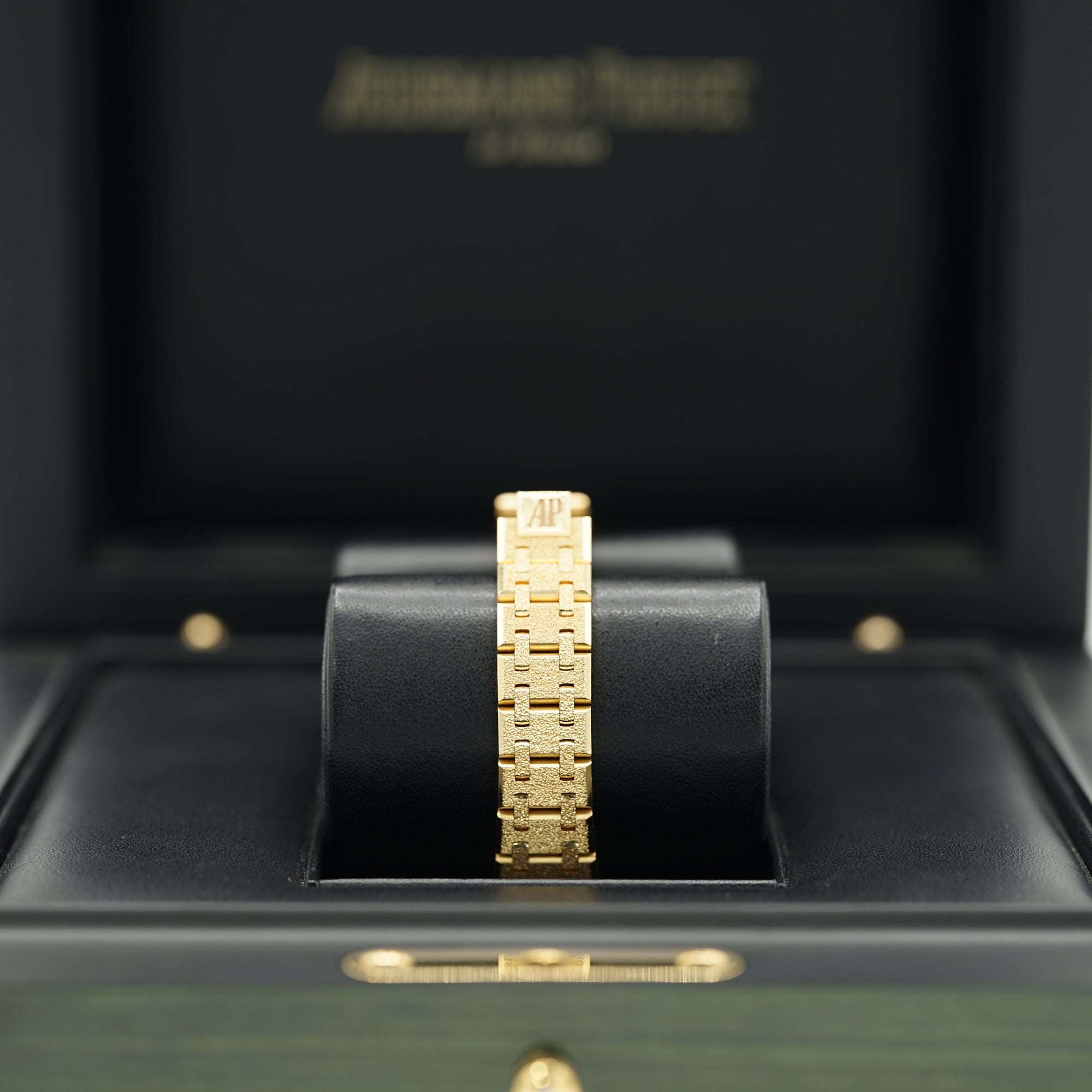 Audemars Piguet Royal Oak Mini Frosted Gold Quartz 23 mm Yellow Dial 18-Carat Yellow Gold Bracelet 67630BA.GG.1312BA.01 - WATCHXNYC