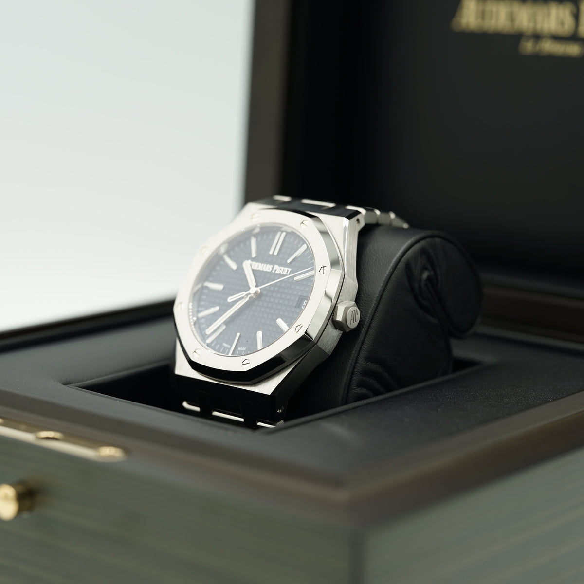 Audemars Piguet Royal Oak Selfwinding 41 mm Blue  Dial Stainless Steel Bracelet 15510ST.OO.1320ST.06 - WATCHXNYC