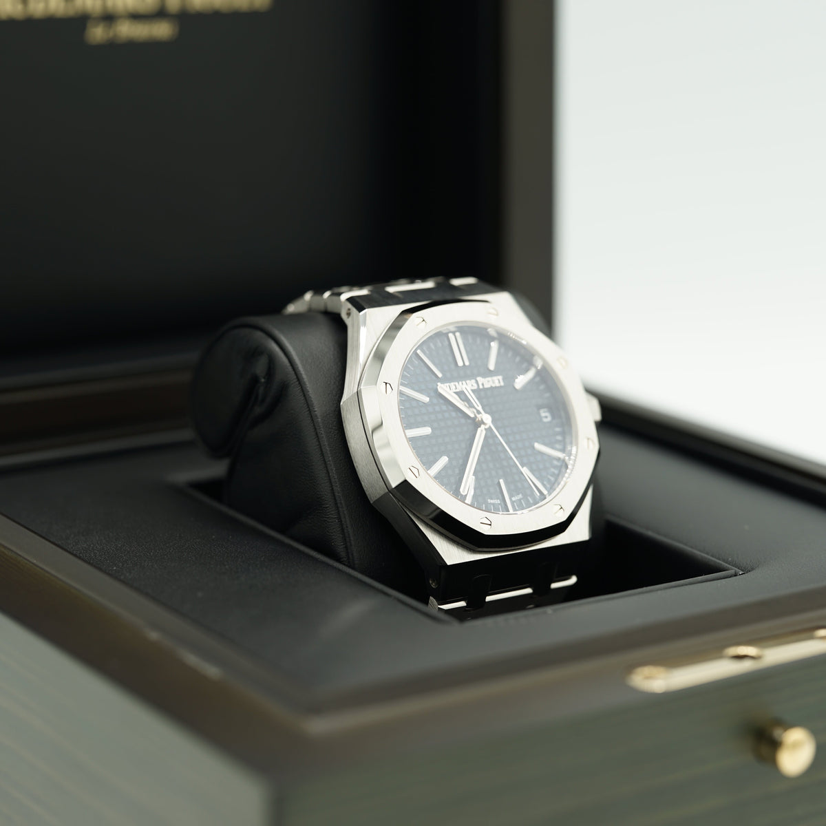 Audemars Piguet Royal Oak Selfwinding 41 mm Blue  Dial Stainless Steel Bracelet 15510ST.OO.1320ST.06 - WATCHXNYC