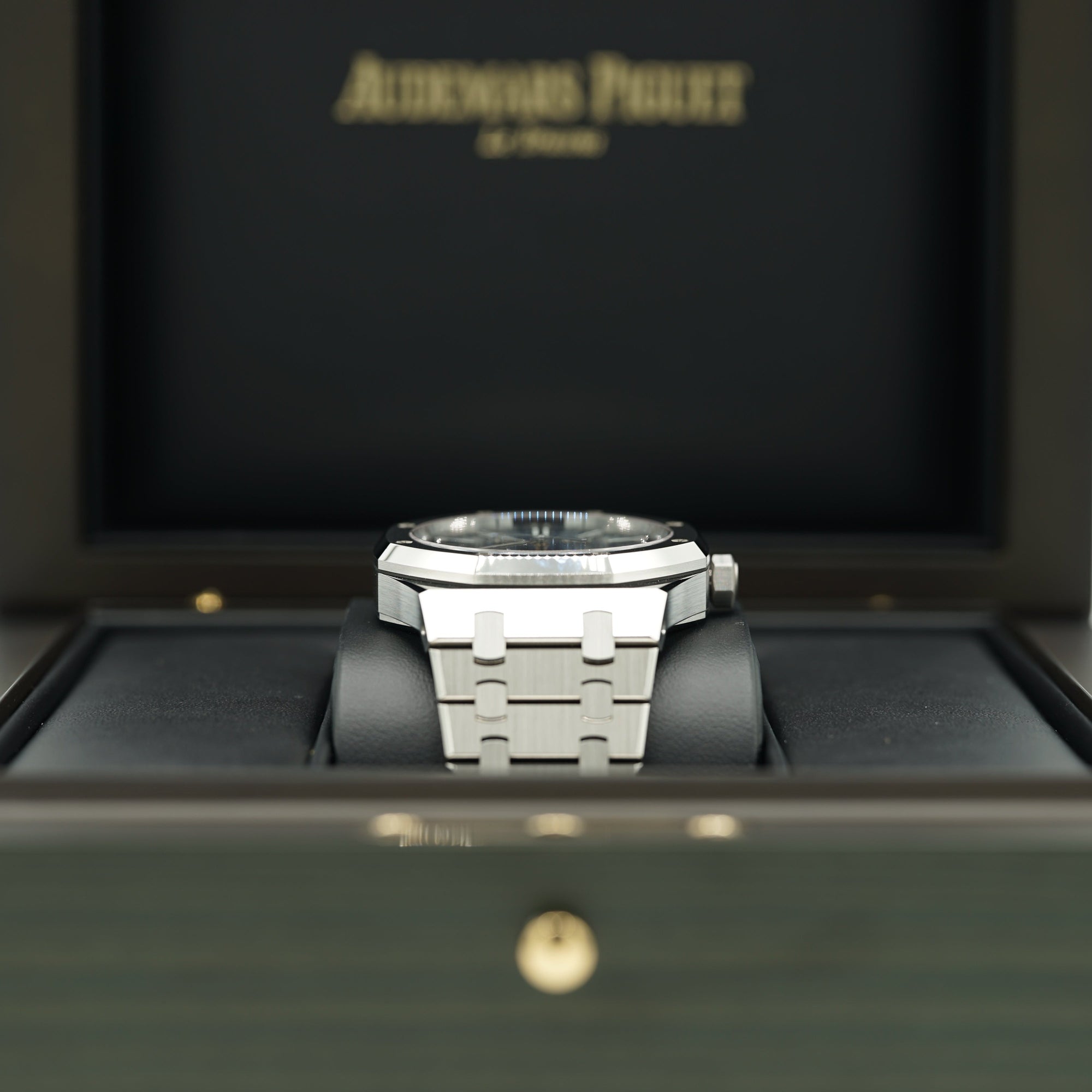 Audemars Piguet Royal Oak Selfwinding 41 mm Blue  Dial Stainless Steel Bracelet 15510ST.OO.1320ST.06 - WATCHXNYC