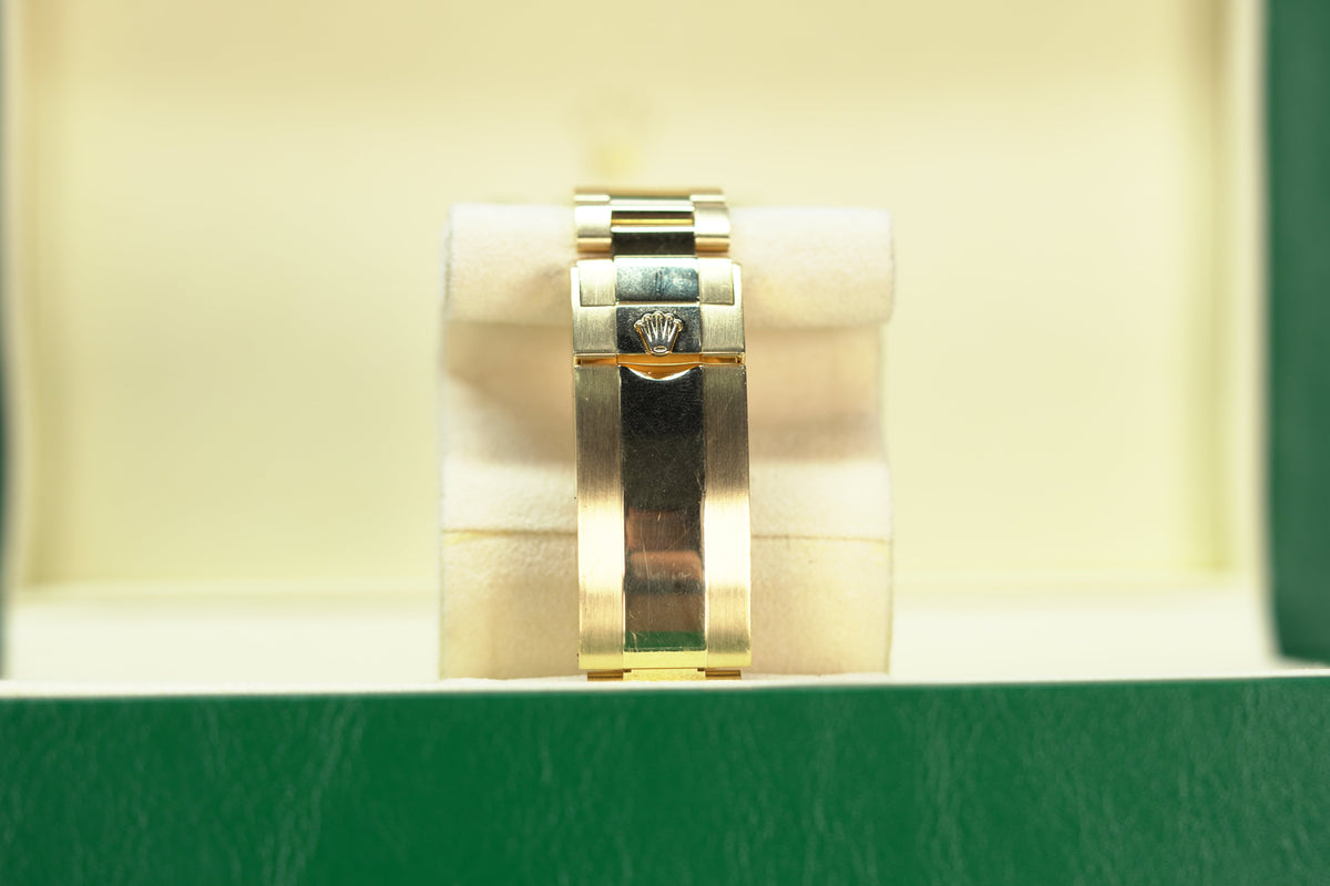 Rolex Submariner Date 41 mm Royal Blue Dial 18 Kt Yellow Gold Oyster Bracelet 126618lb-0002 - WATCHXNYC