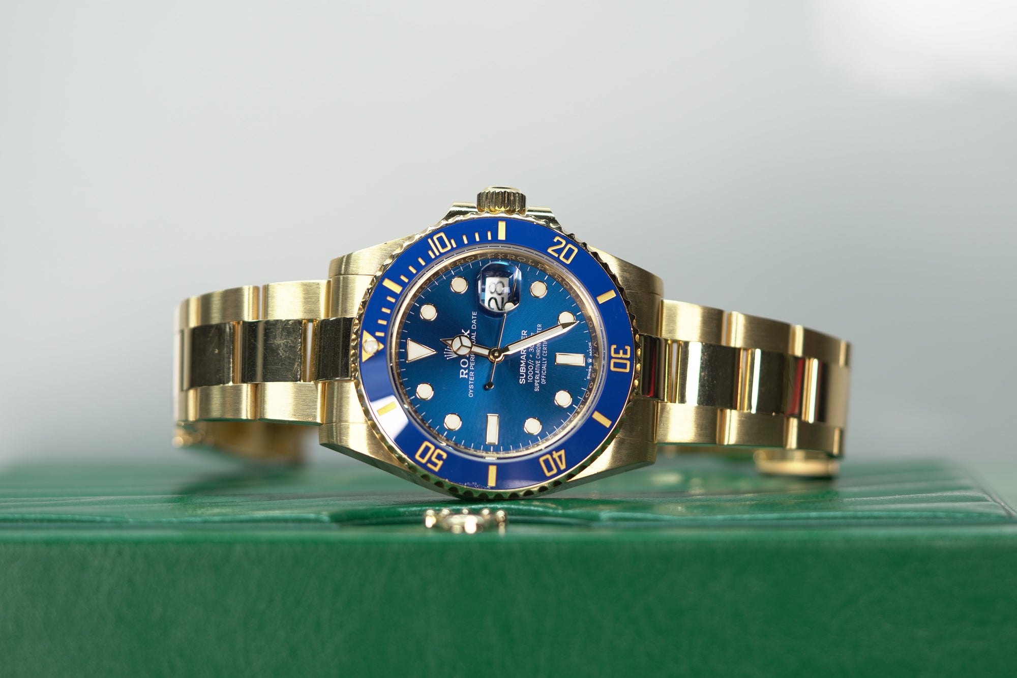 Rolex Submariner Date 41 mm Royal Blue Dial 18 Kt Yellow Gold Oyster Bracelet 126618lb-0002 - WATCHXNYC