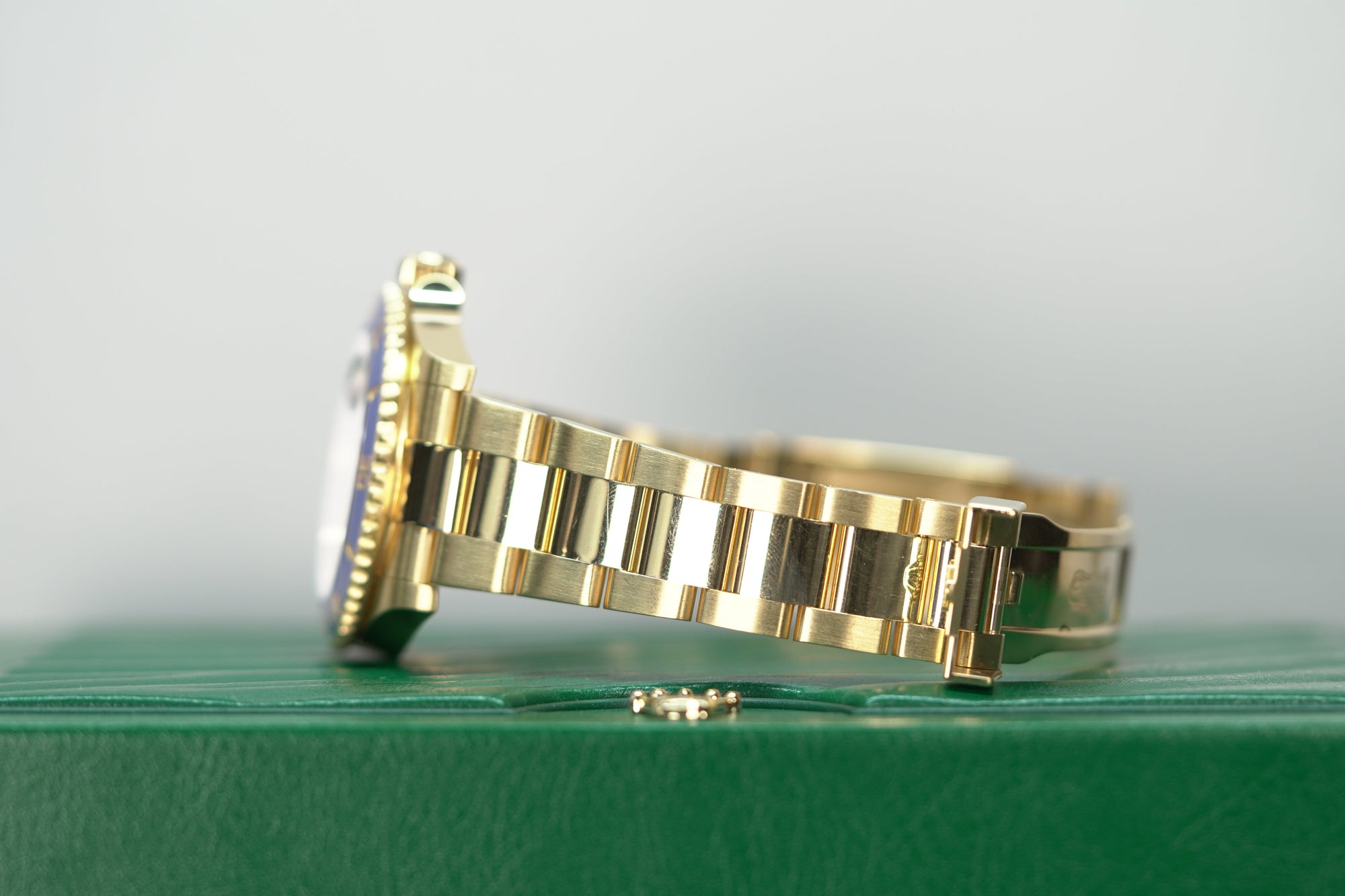 Rolex Submariner Date 41 mm Royal Blue Dial 18 Kt Yellow Gold Oyster Bracelet 126618lb-0002 - WATCHXNYC