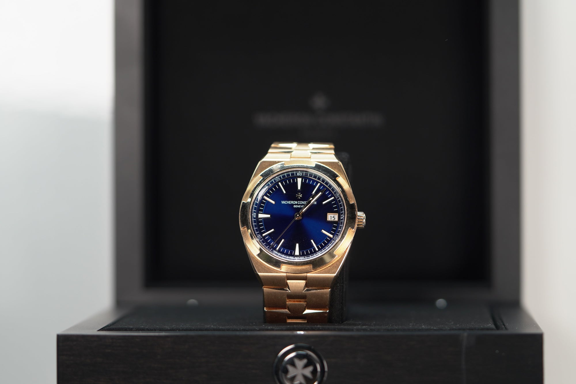 Vacheron Constantin Overseas self-winding 34.5 mm Blue Dial 18K Pink Gold Bracelet 4600V/200R-B979 - WATCHXNYC