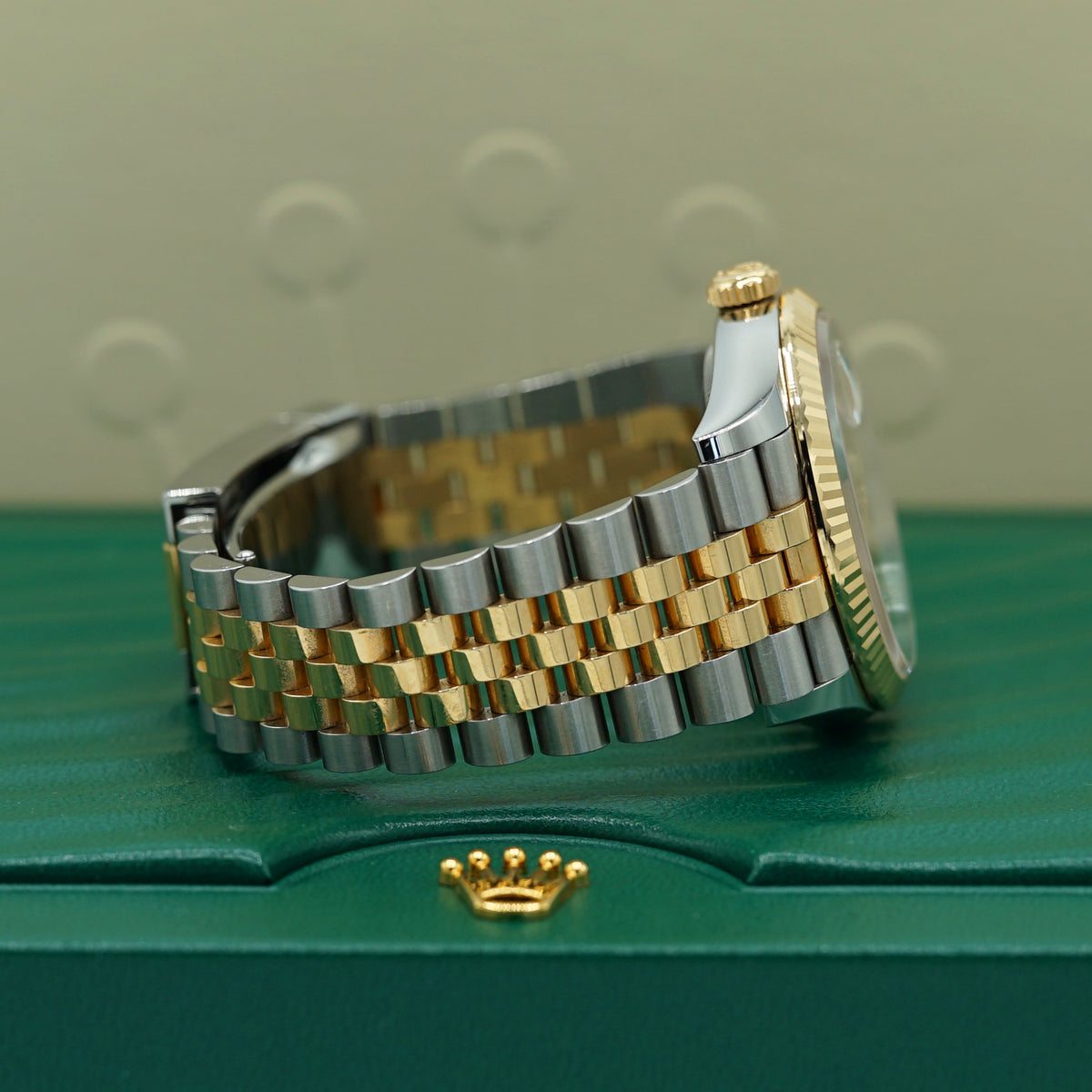 2025 Rolex Datejust 36 mm Champagne-Colour Set With Diamonds Dial Oystersteel and 18k Yellow Gold Jubilee Bracelet 126233-0017 - WATCHXNYC