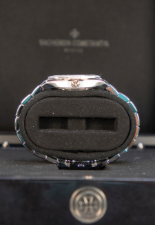 Vacheron Constantin Overseas quartz 33 mm Black Dial with Diamonds Stainless Steel Bracelet 1205V/100A-B591 - WATCHXNYC