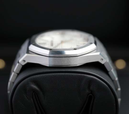 Audemars Piguet Royal Oak 41mm White Dial Stainless Steel 15500ST.OO.1220ST.04 - WATCHXNYC