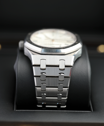 Audemars Piguet Royal Oak 41mm White Dial Stainless Steel 15500ST.OO.1220ST.04 - WATCHXNYC