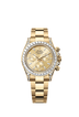 This Oyster Perpetual Cosmograph Daytona in 18 kt yellow gold, with a golden, diamond-set dial and an Oyster bracelet, features a diamond-set bezel and diamond-set lugs.